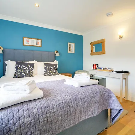 The Artist Loft, Ensuite Guest Rooms, Porthleven-2