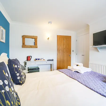 The Artist Loft, Ensuite Guest Rooms, Porthleven-3